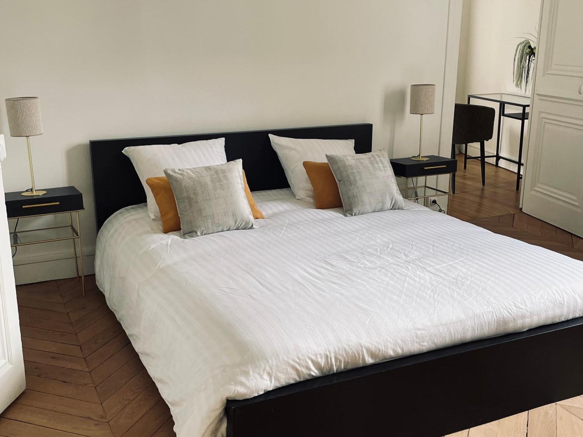 Grand Appartement D'Exception Au Chateau Randin Écully Екстериор снимка
