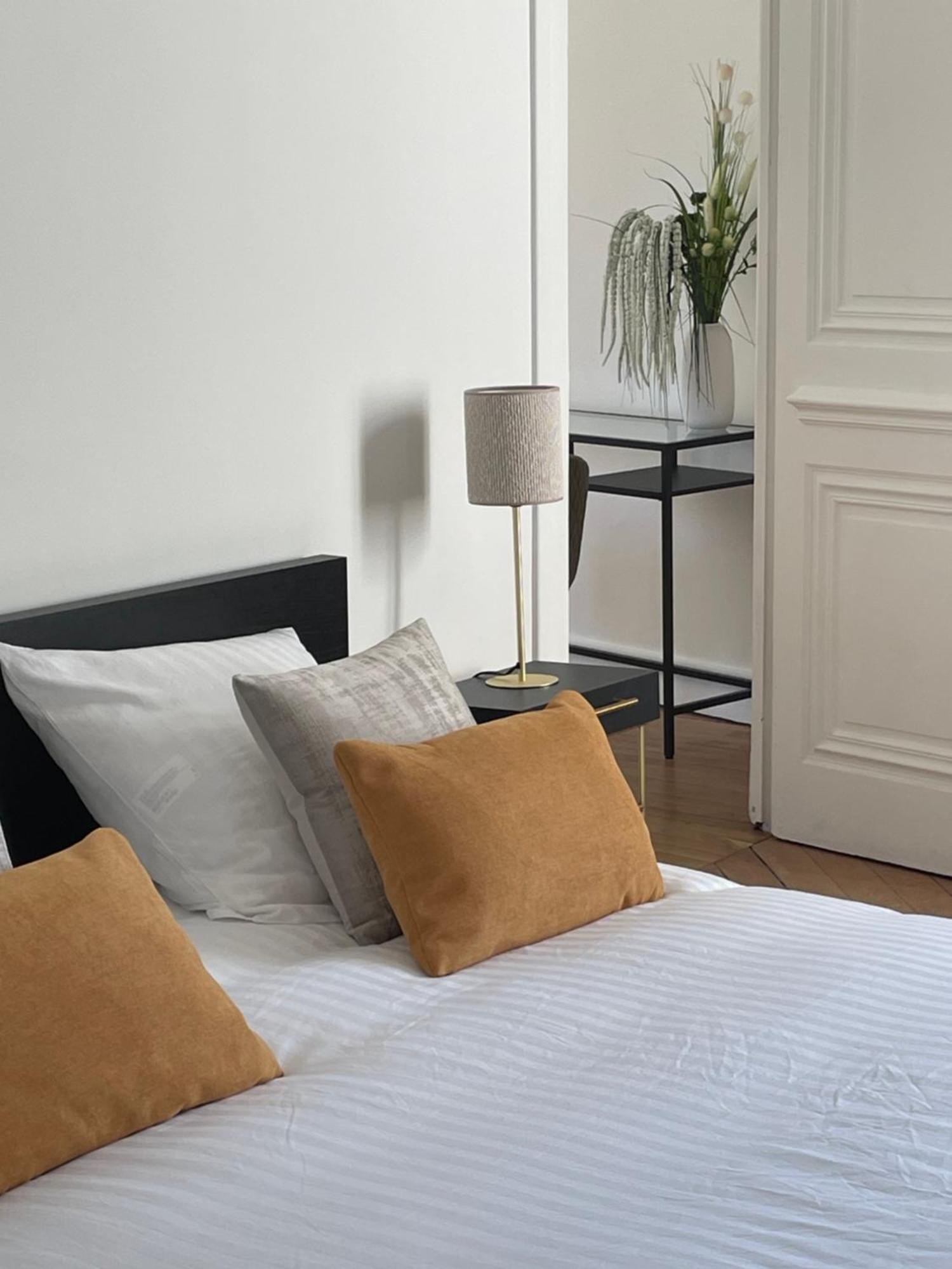 Grand Appartement D'Exception Au Chateau Randin Écully Екстериор снимка
