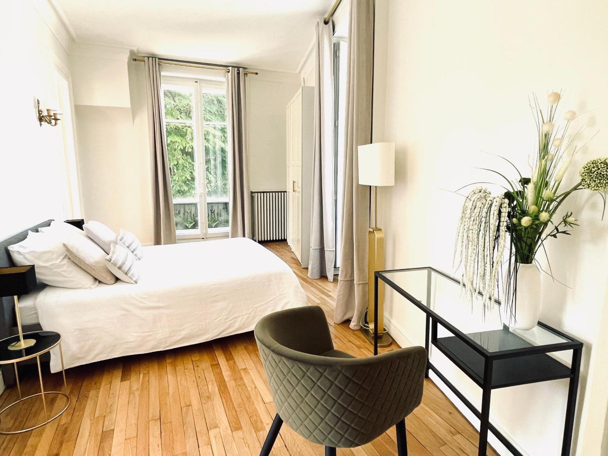 Grand Appartement D'Exception Au Chateau Randin Écully Екстериор снимка