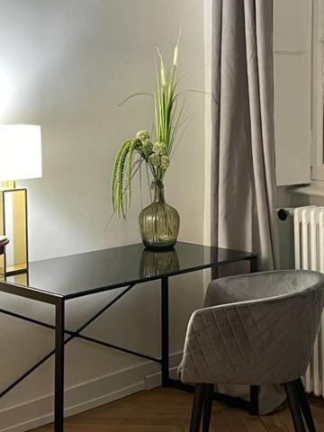 Grand Appartement D'Exception Au Chateau Randin Écully Екстериор снимка