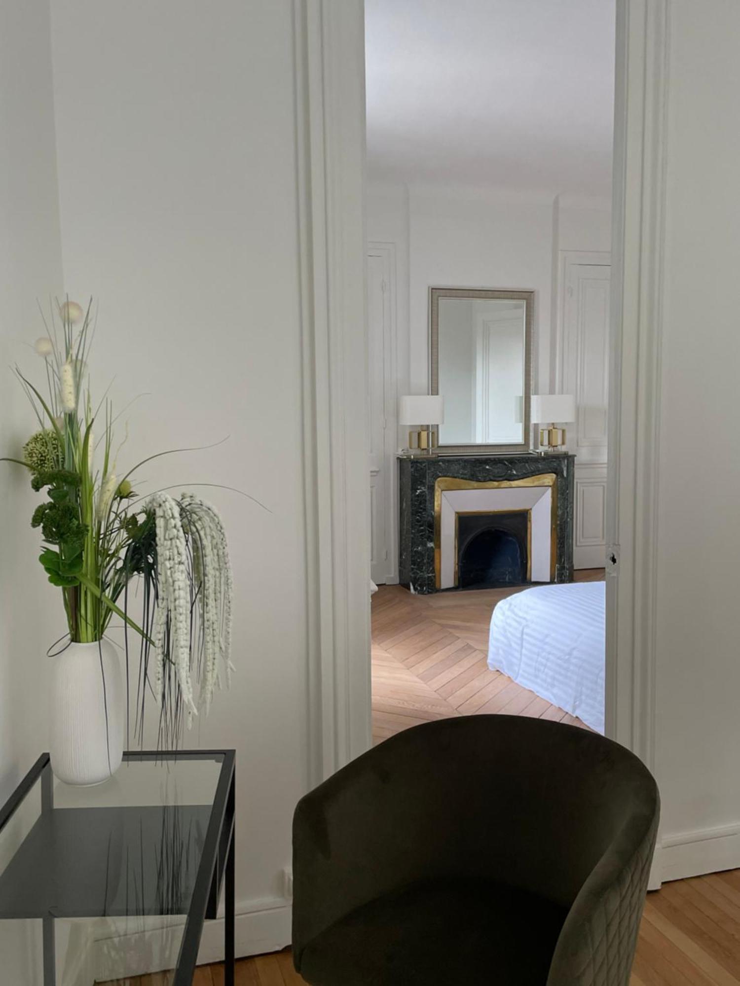 Grand Appartement D'Exception Au Chateau Randin Écully Екстериор снимка